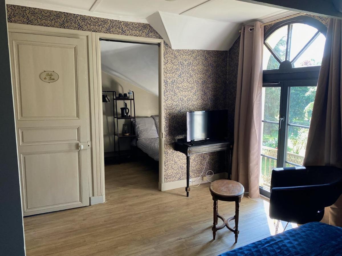 Le Castel De Brehemont Bed & Breakfast Bagian luar foto